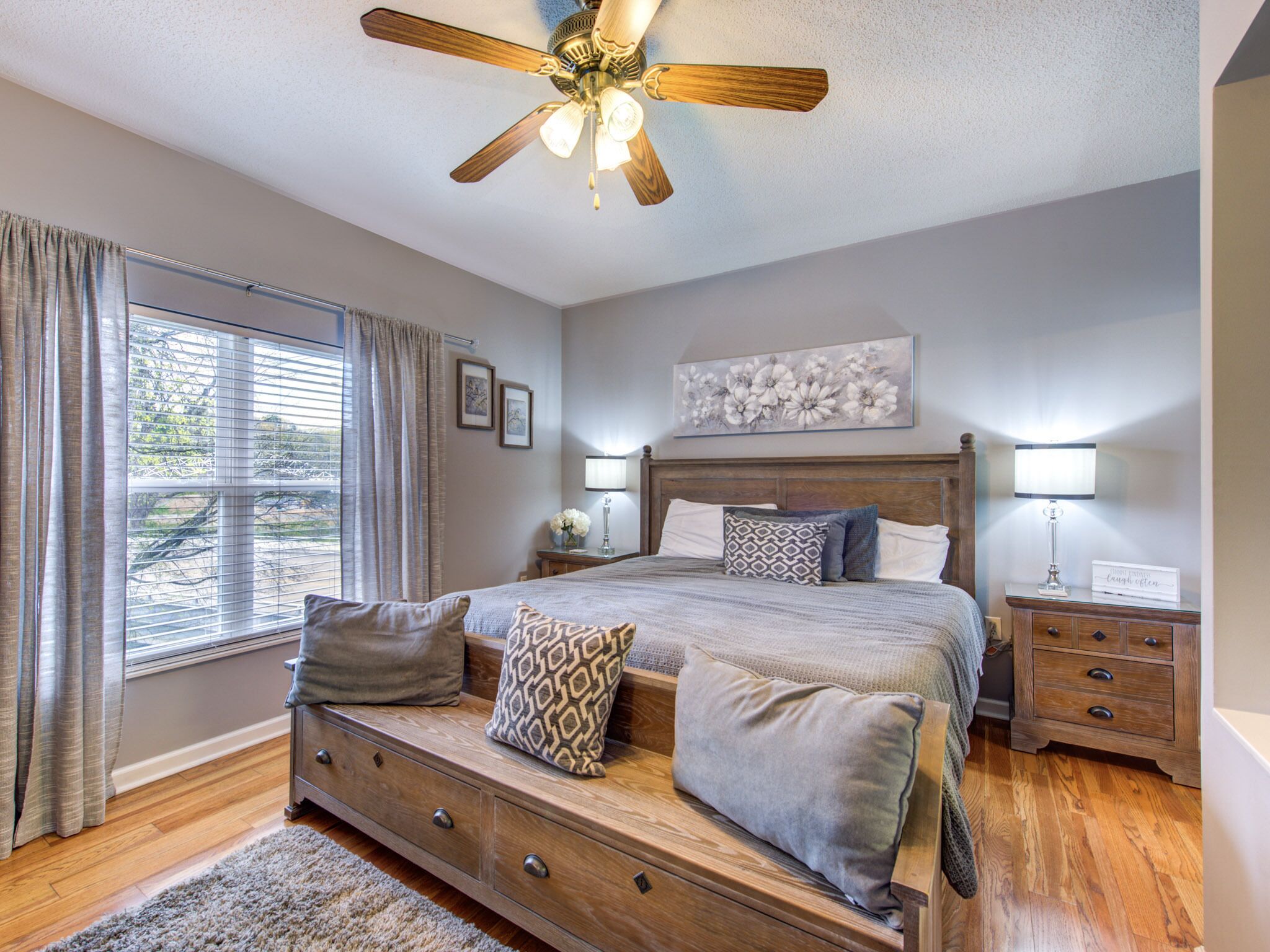 2 多间卧室、上网接入、床单