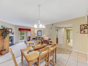 Télévision, cheminée