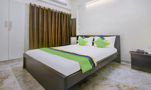 Kamar Double Standar | Meja kerja, Wi-Fi gratis, dan seprai linen