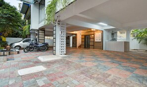 Parkir mandiri gratis