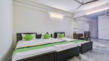 Deluxe Double Room | Desk, free WiFi, bed sheets
