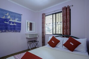 Suite, 3 Schlafzimmer | Schreibtisch, kostenloses WLAN, Bettwäsche