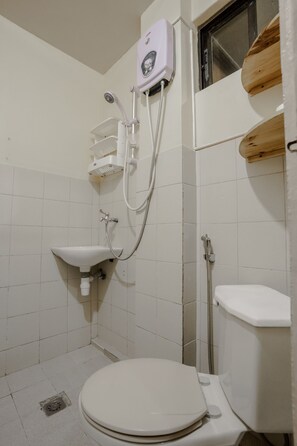 Suite, 2 Schlafzimmer | Badezimmer | Dusche