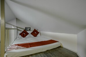 Suite, 3 slaapkamers | Een bureau, gratis wifi, beddengoed