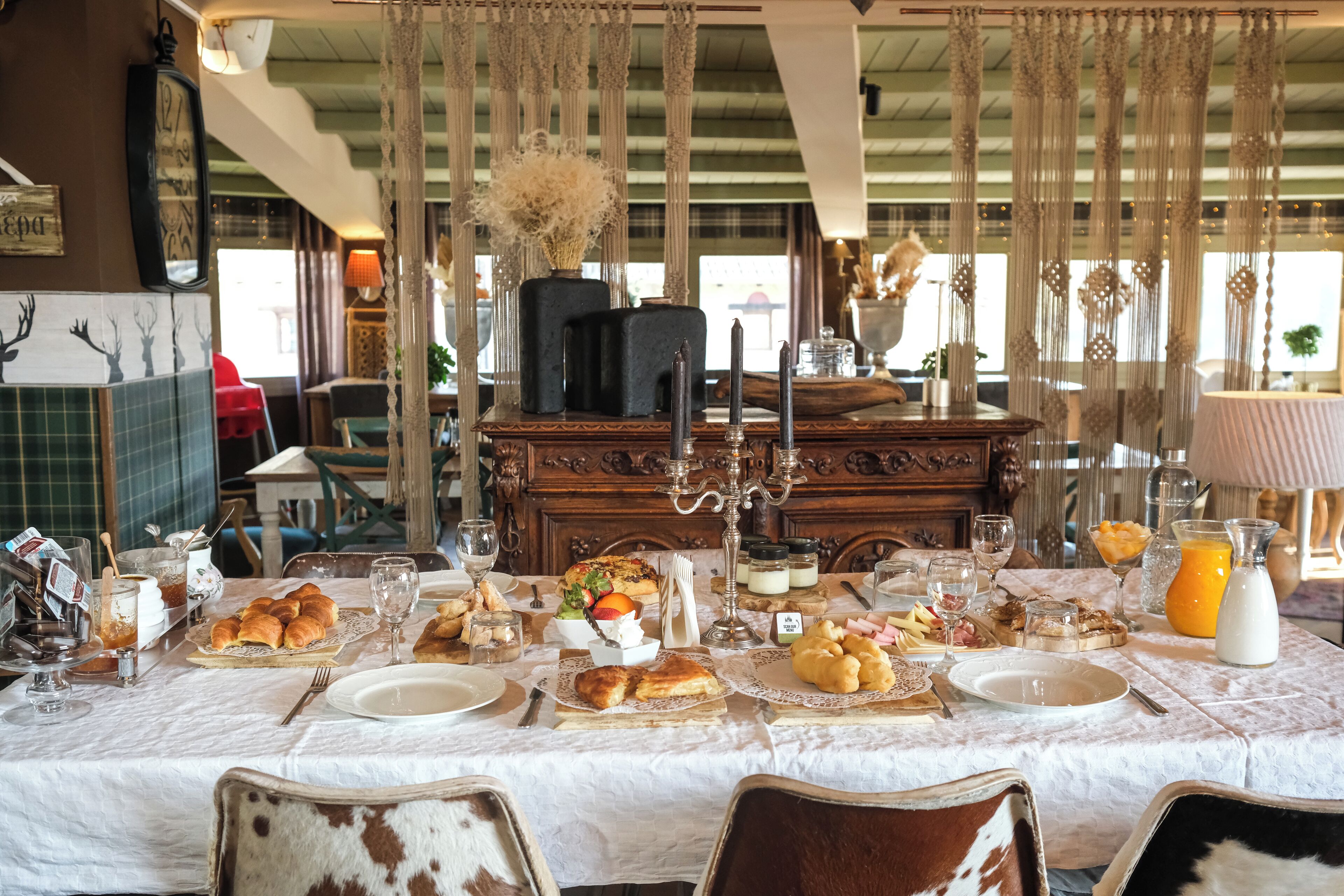 Free daily buffet breakfast