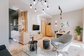 Appartement Deluxe | Coin séjour | Télévision LED, Netflix, services de streaming