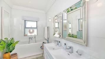 Luxury Villa | Bilik Mandi | Gabungan pancuran/tab mandi