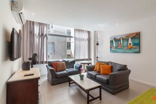 7 Minutes From Ipanema Beach Bt201