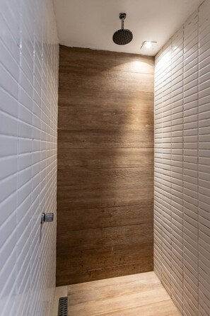 Departamento | Baño | Amenidades de baño gratuitas, toallas, papel de baño 