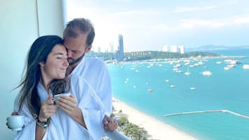 Ocean Panorama Suite | Premium bedding, pillow-top beds, free minibar items, desk