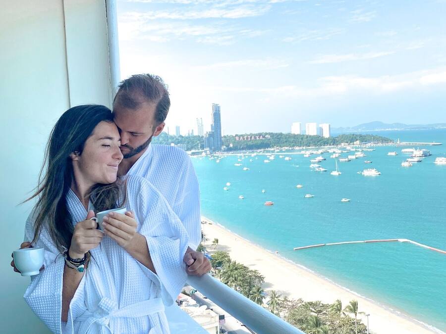 Ocean Panorama Suite | Ropa de cama de alta calidad y colchones con acolchado adicional