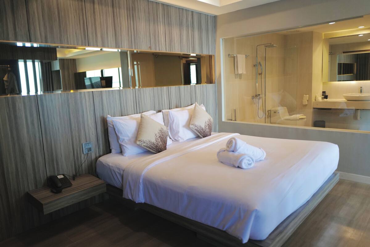 Panoramic Room | Premium bedding, pillow-top beds, free minibar items, blackout curtains