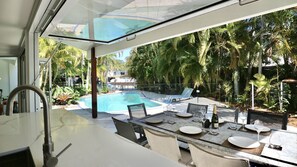 Outdoor pool, a heated pool - Idyllic Waterfront Luxury in the Heart of Noosa (Noosa Heads)
