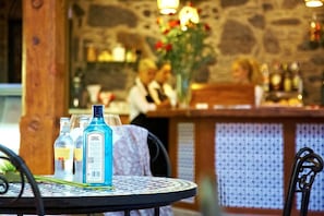 Bar (in der Unterkunft)