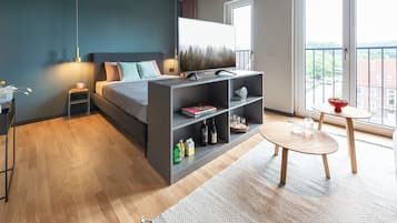 Apartment Smart | 防过敏的被褥、客房内保险箱、办公桌、隔音