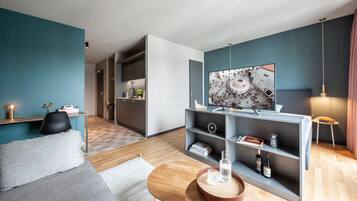 Standard-Apartment, 1 Queen-Bett, Küche (Full Kitchen, Medium) | Allergikerbettwaren, Zimmersafe, Schreibtisch, schallisolierte Zimmer