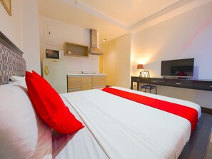 Habitación doble estándar | Escritorio, wifi gratis y ropa de cama 