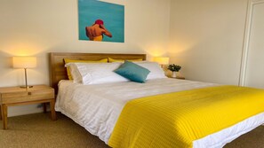 3 chambres, fer et planche à repasser, lit parapluie, accès Internet