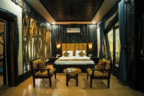 Premium Room | Premium bedding, blackout drapes, free WiFi, bed sheets - Mogli Resorts Kanha (Bichhiya)