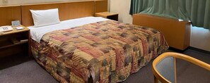 Blackout drapes, soundproofing, iron/ironing board, free WiFi