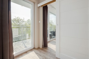 2 bedrooms, bed sheets