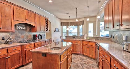 Driftwood Manor - Upscale Hill Country property with Private Pool!
