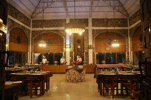 Restaurant - Mogli Jungle Resorts Bandhavgarh (Manpur)