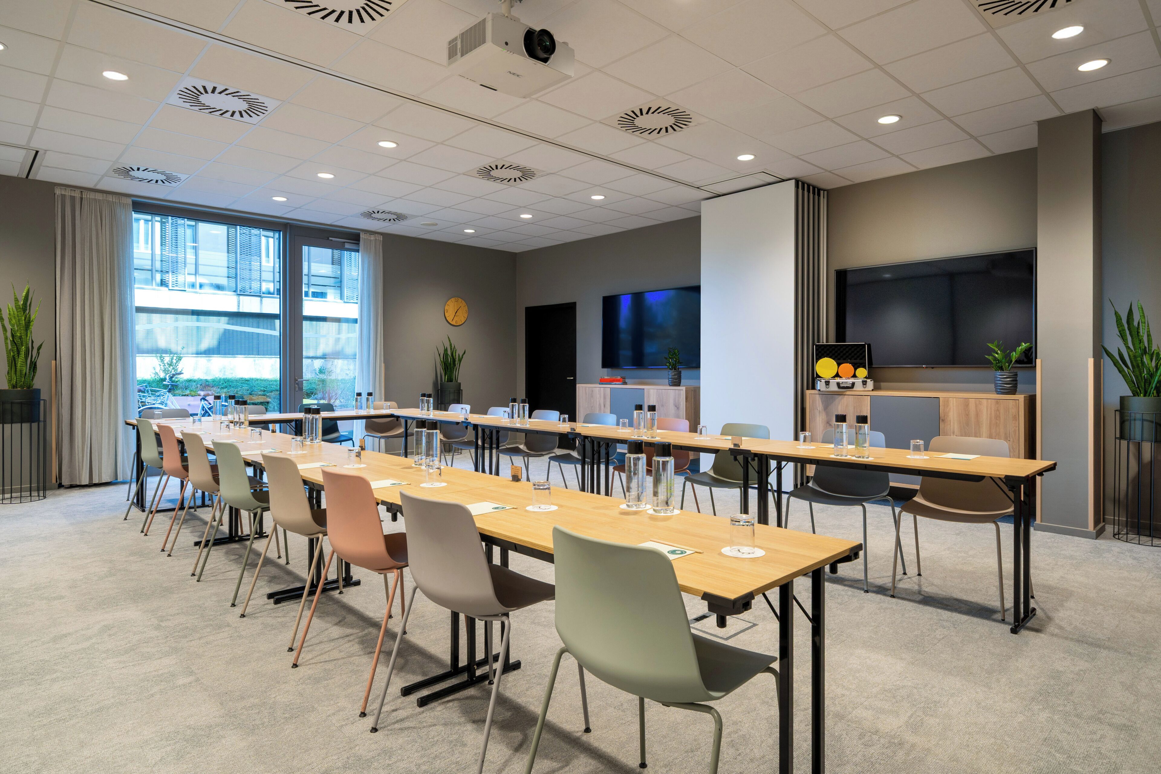 Meeting facility
