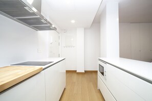 Fridge, oven, stovetop, dishwasher - Alohamundi Arfe (Sevilla)