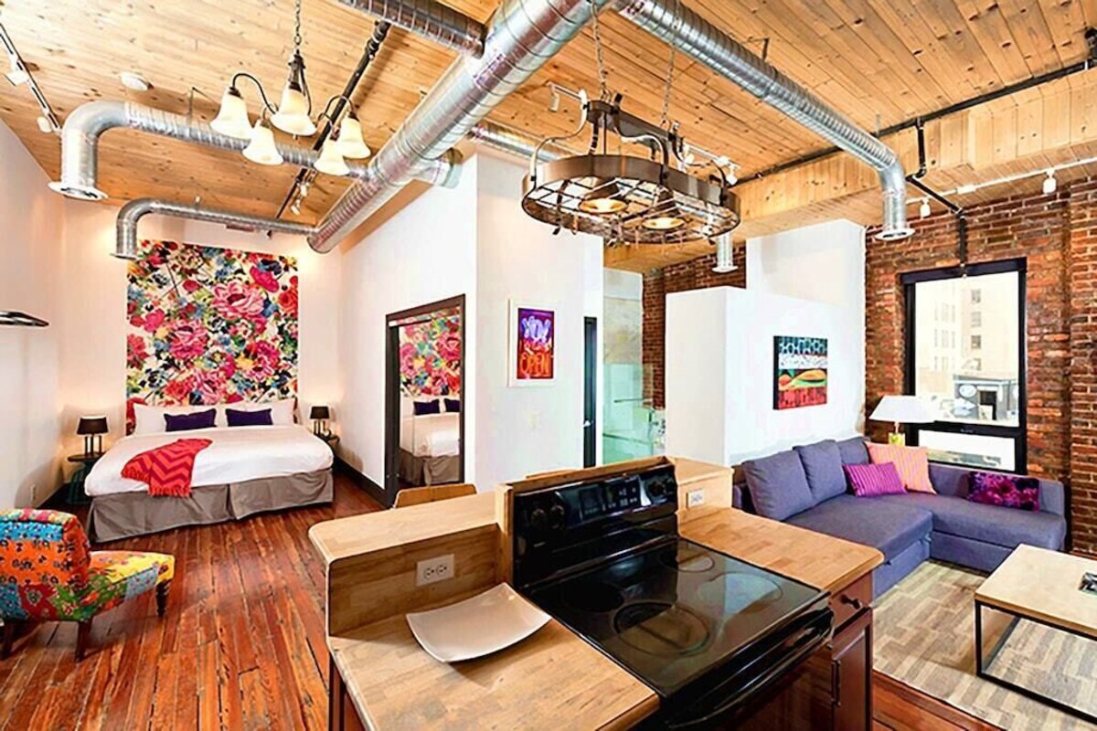*Studio Loft*Walk to Broadway*Printers Alley Lofts