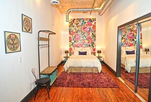 1 slaapkamer, een strijkplank/strijkijzer, gratis wifi, beddengoed