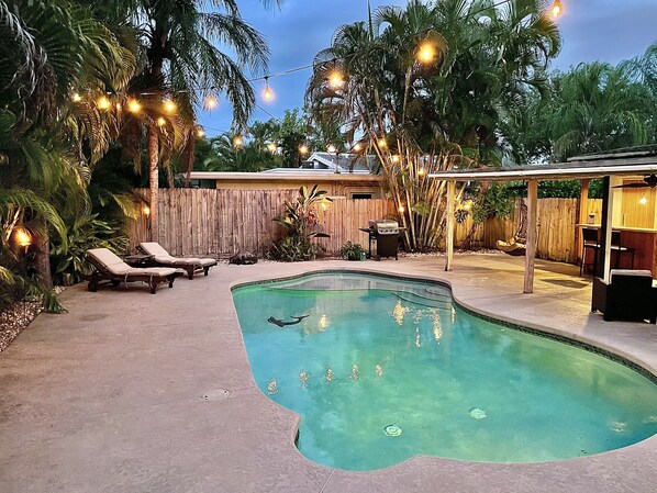 Piscina all'aperto, una piscina riscaldata