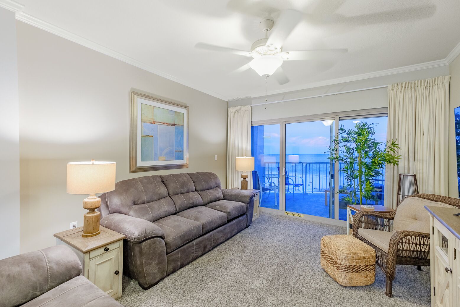 Beautiful 2 Bedroom / 2 Bathroom Condo Directly on the Beach SB-405