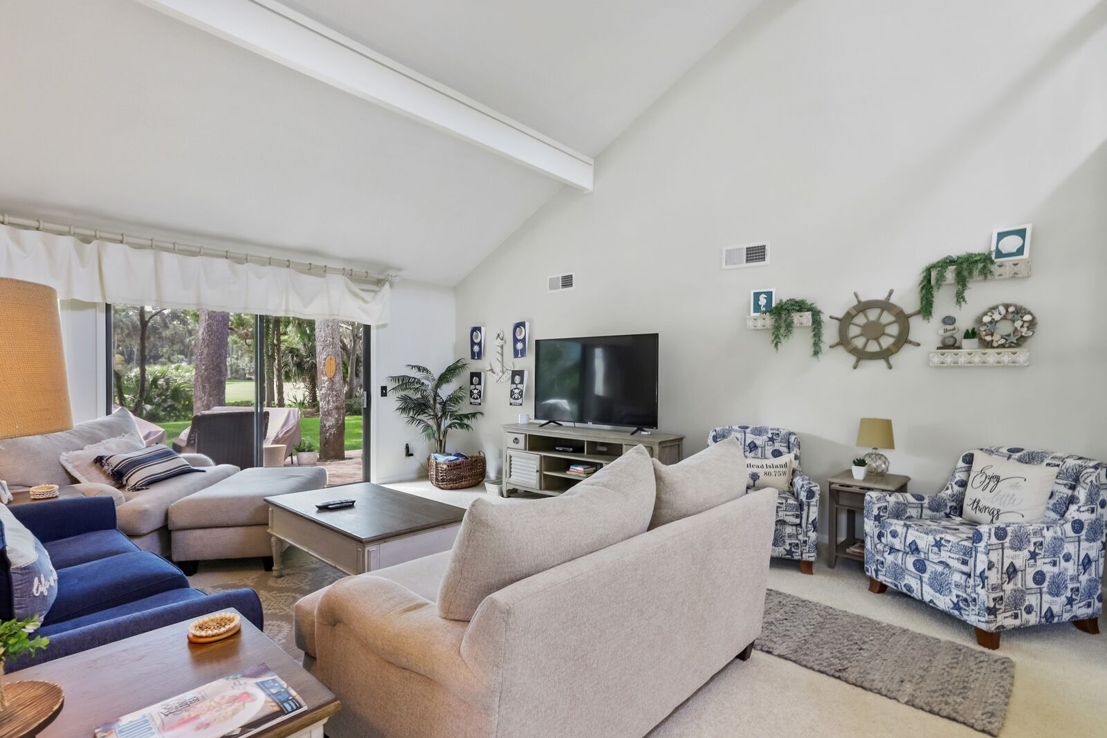 Townhouse Tennis 17 - 3 Bedroom Townhouse. End Unit with On-site Tennis