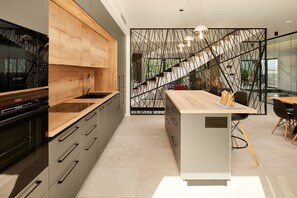 Fridge, microwave, oven, dishwasher