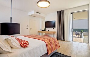 4 bedrooms, iron/ironing board, free WiFi, bed sheets - Luxury Villa Thalia Marina with Indoor Heated Pool (Marina)
