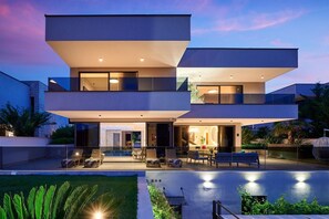 Exterior - Luxury Villa Thalia Marina with Indoor Heated Pool (Marina)