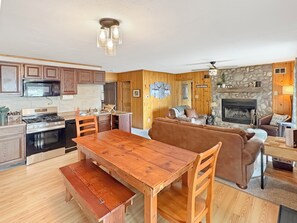 Interior - White Pines Cabin: Ideal Location for Family, Fishing & Fun~Inc. 12 boats+motor! (Three Lakes)