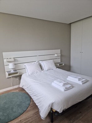 1 sovrum, skrivbord, strykjärn/strykbräda och gratis wi-fi