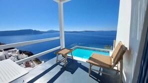 Honeymoon Suite with Outdoor Hot Tub | Terrace/patio - Gala Suites  (Santorini)