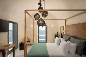 Honeymoon Suite with Outdoor Hot Tub | 1 camera, una cassaforte in camera, tende oscuranti, insonorizzazione