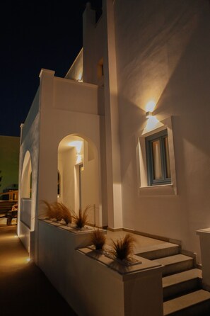 2 bedrooms, premium bedding, individually decorated - The Z Private Villa Santorini (Santorini)