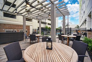 Terrace/patio - Home2 Suites by Hilton Houston Medical Center, TX (Houston)