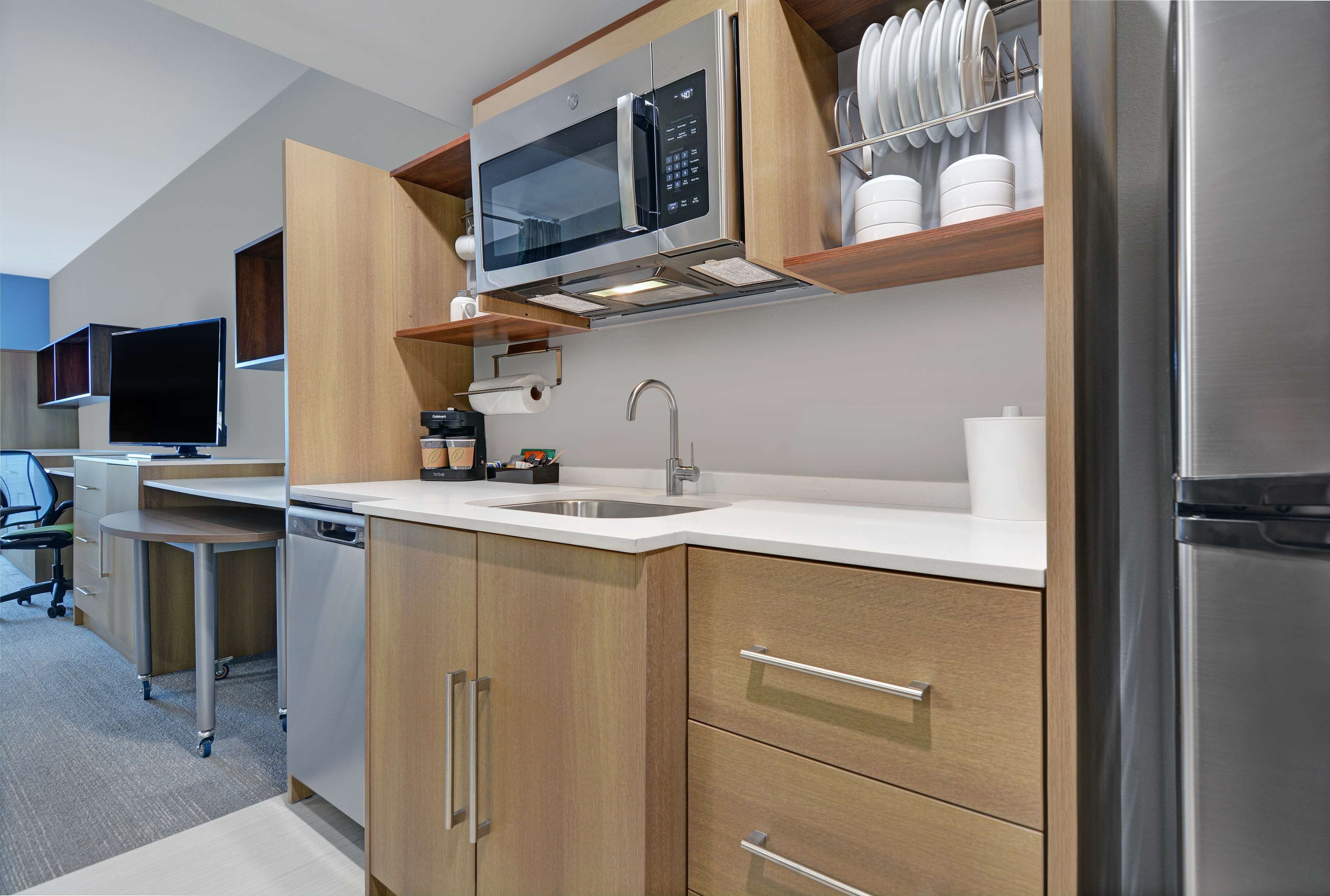 1 bedroom, desk, laptop workspace, blackout curtains