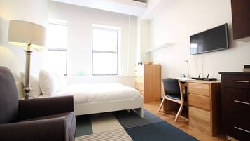 1 bedroom, desk, iron/ironing board, WiFi