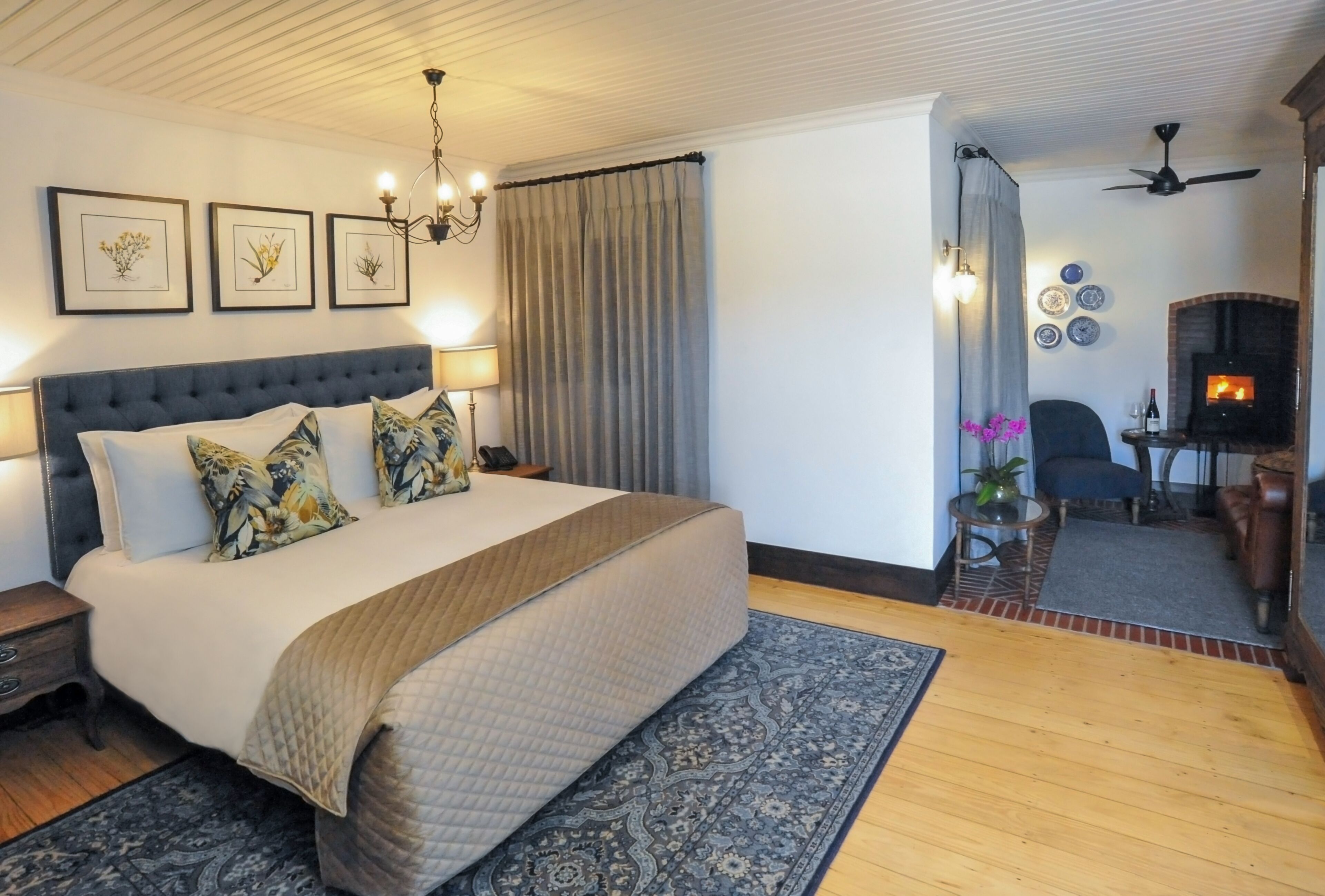 wagenhuis suite king bed non-smoking | hypo-allergenic bedding, minibar, in-room safe, blackout curtains