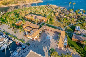 Private beach, free beach cabanas, sun loungers, beach umbrellas - Radisson Collection Hotel Bodrum (Bodrum)