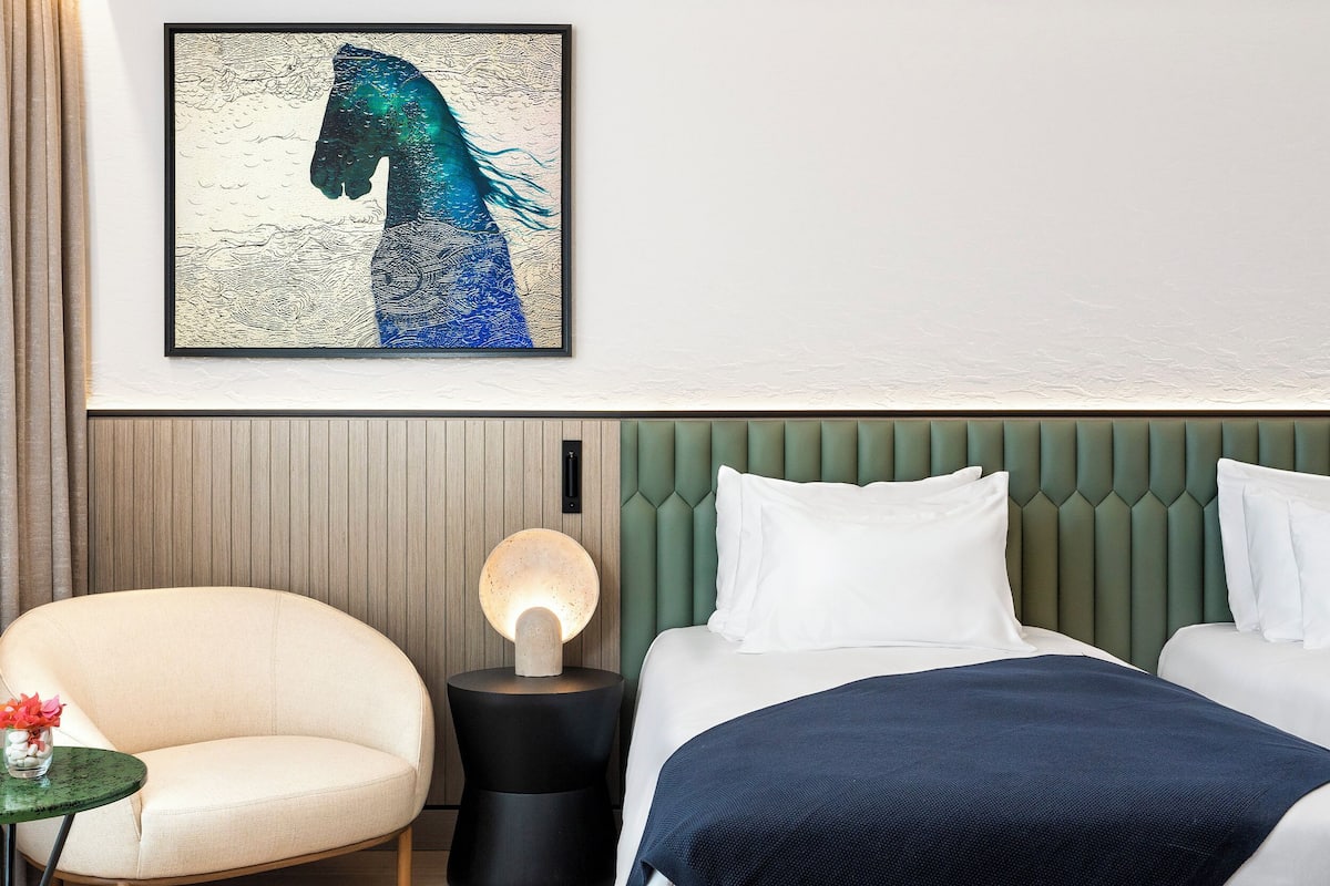 Premium-værelse - balkon (Collection) | 1 soveværelse, premium-sengetøj, minibar, pengeskab på værelset