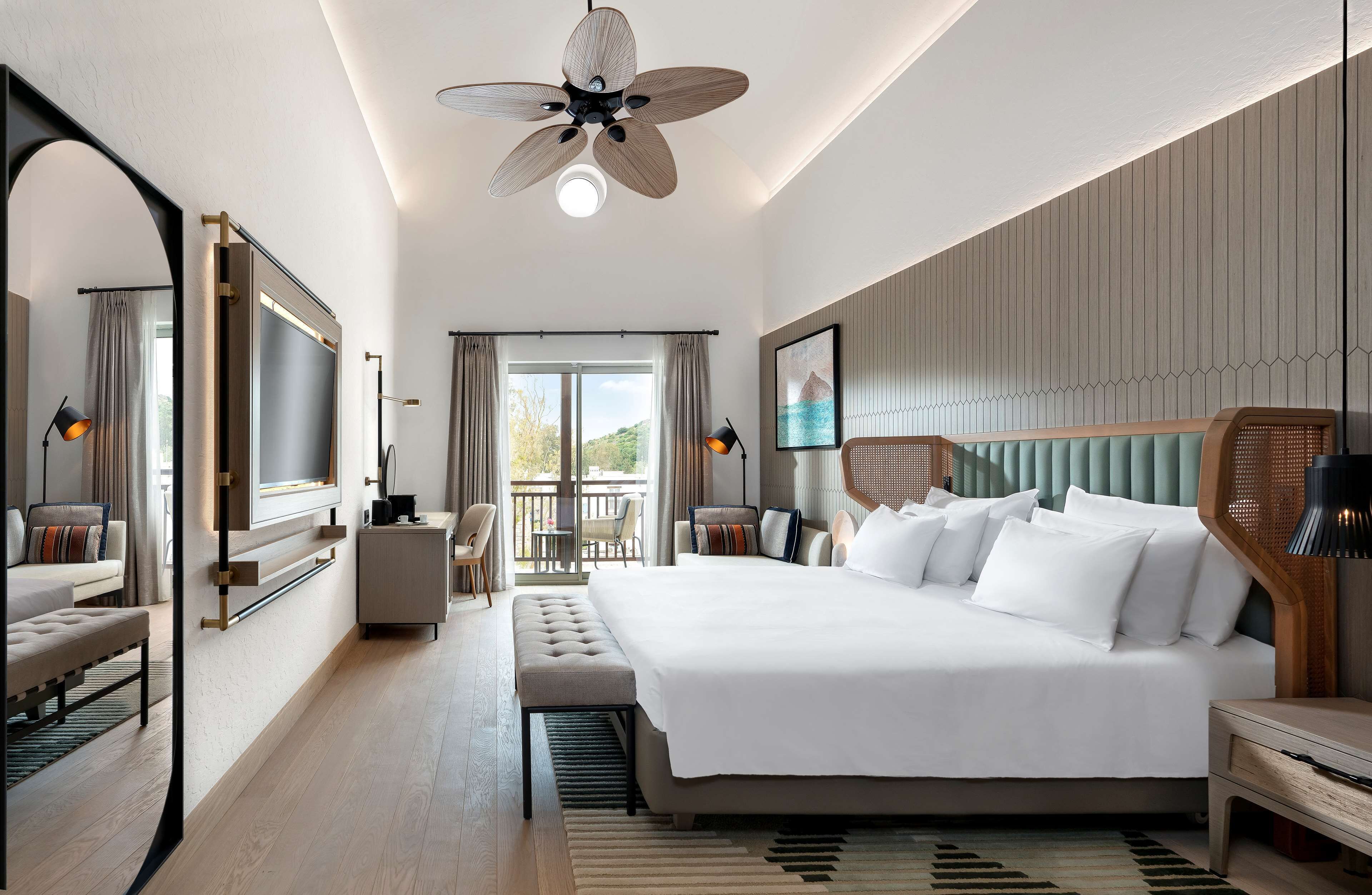 Junior Suite | Premium bedding, minibar, in-room safe, desk