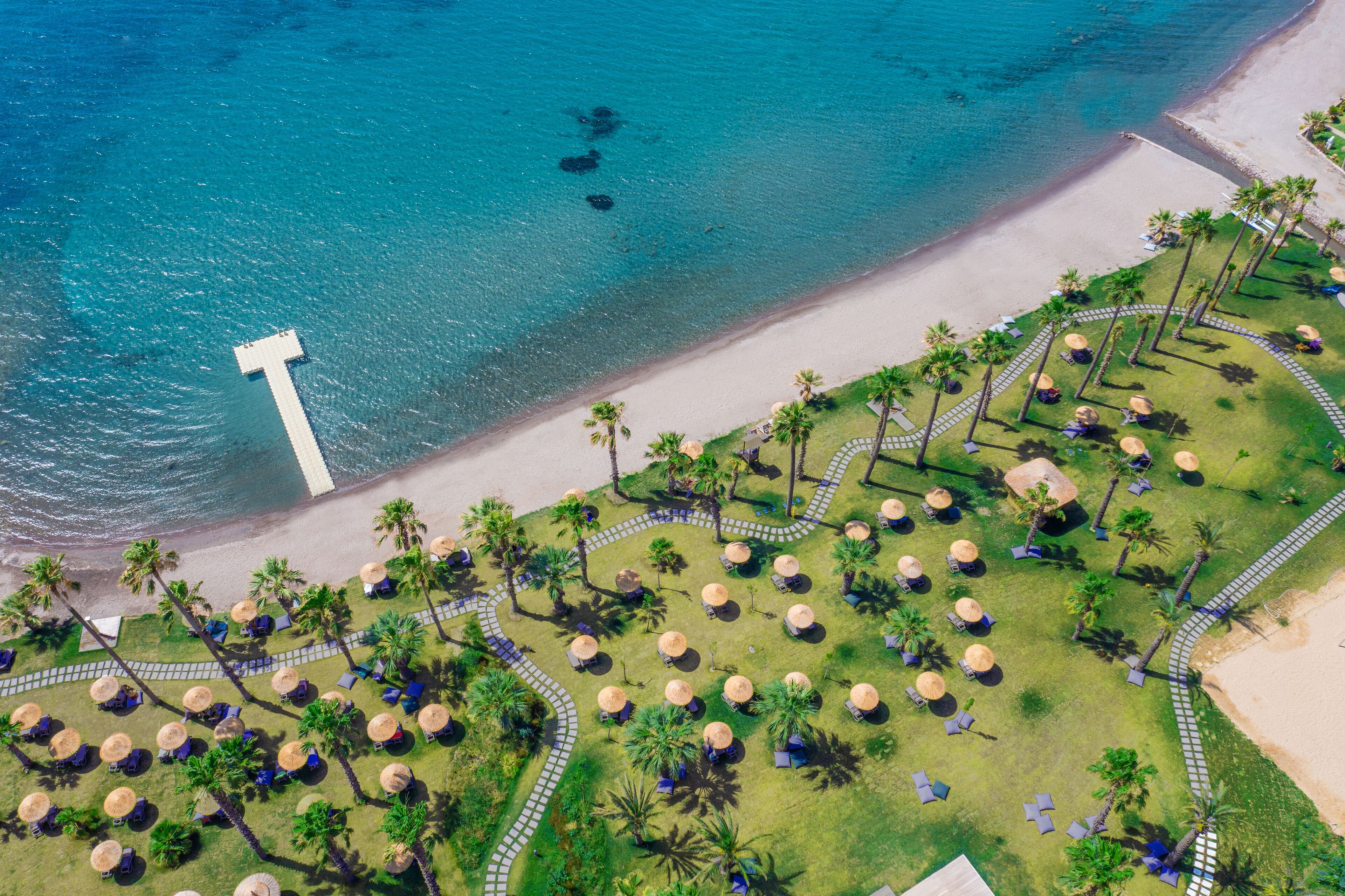 Playa privada, cabañas de uso gratuito, tumbonas y sombrillas
